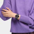 ⚡ Swatch Magenta At Night – Style Nocturne & Chronographe Précis